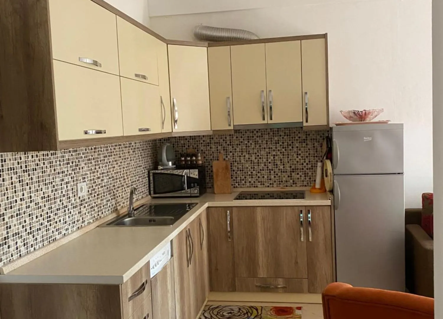 Troy'S Apartment Golem  Albania